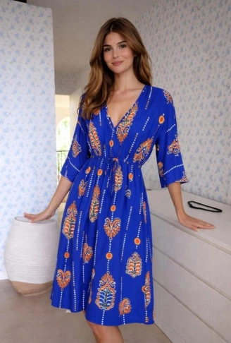 Kadın V Yaka Beli Bağçık Detay Etnik Desen Baskılı Midi Boy Elbise