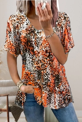 Kadın V Yaka Renkli Leopar Desen Büzgü Detay Süprem Bluz
