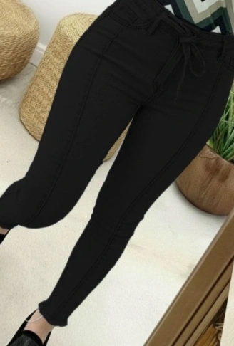 Kadın Yüksek Bel Belden Kuşaklı Yırtık Detaylı Kot Pantolon