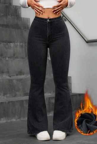 Kadın Yüksek Bel Tek Düğmeli Paçaya Doğru Genişleyen Kot Pantolon