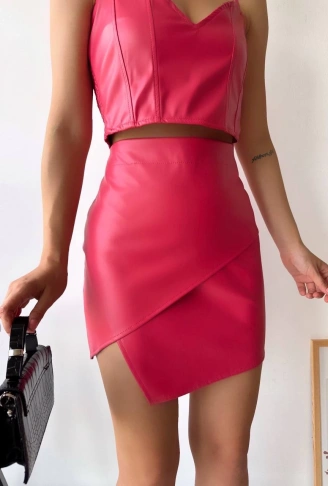Kapaklı asimetrik model deri etek pembe s240106