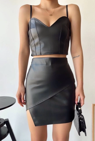 Kapaklı asimetrik model deri etek siyah s240106