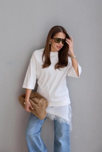 Kısa Kollu Asimetrik Kesim Dantel Güpür Detay Bluz