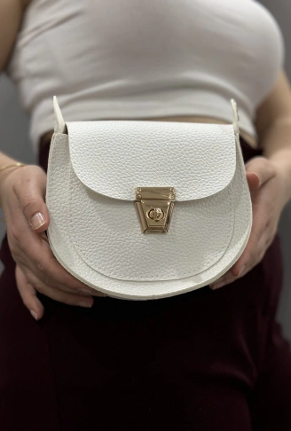 Klasik kapaklı beyaz cilt çanta