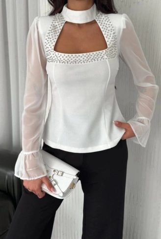 Kolları Şifon Göğüste İnci Boncuk Detaylı Bluz - Beyaz