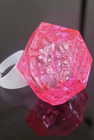 Kristal Tasarımlı Led Glow Işıklı 3 Modlu Pembe Yüzük 3.5 x 5 cm (4940)