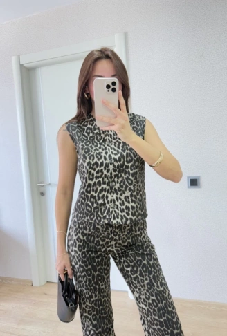 Leopar Desenli Düğmeli Bluzlu Pantolon İkili Takım -Leopar