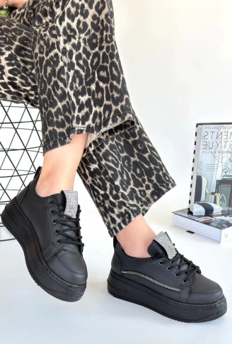 Leope Siyah Cilt Bağcıklı Spor Ayakkabı