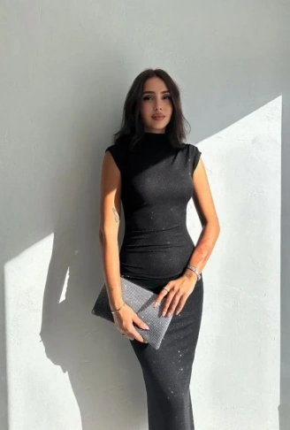 Likralı Simli Kumaş Yandan Yırtmaçlı Uzun Elbise Şık Kolsuz Abiye - Siyah