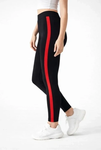 Likralı Yan Kırmızı Şeritli Detaylı Tayt - Siyah