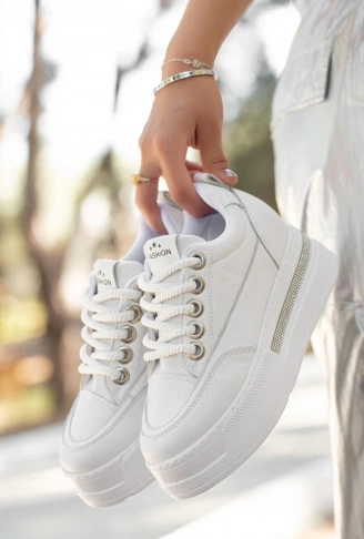 Lulu Beyaz Cilt Bağcıklı Spor Ayakkabı