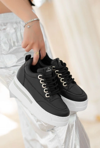 Lulu Siyah Cilt Beyaz Tabanlı Bağcıklı Spor Ayakkabı