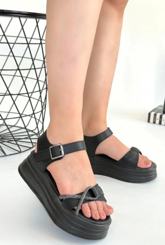 Luno Siyah Cilt Kemerli Sandalet