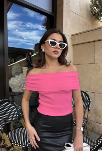Madonna yaka sıfır kol bluz pembe