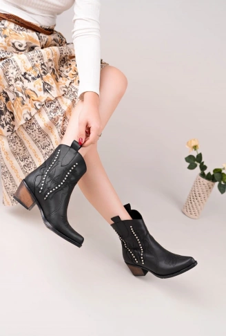 Matin Siyah Cilt Topuklu Bot