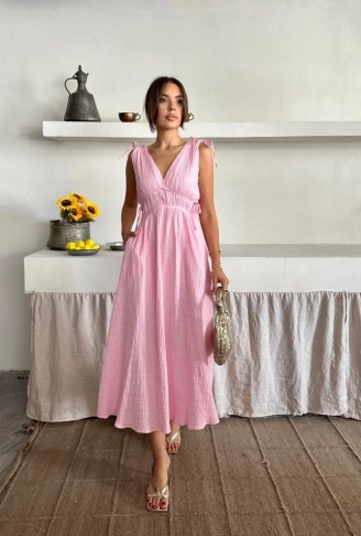 MÜSLİN ELBİSE OMUZ BÜZGÜ DETAYLI V YAKA KOLSUZ ELBİSE - Pembe