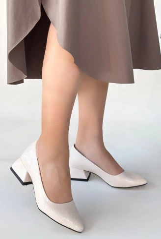 Nitya Bej Baskılı Rugan Topuklu Ayakkabı