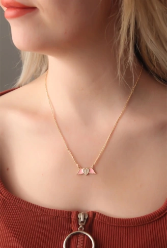 Pembe Mineli Kanat Taşlı Kalp Kolye