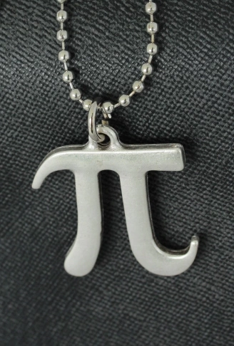 Pi Sayısı Tasarımlı Metal Erkek Kolye