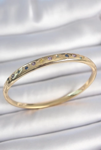 Pirinç Gold Renk Renkli Zirkon Taşlı Hilal Yıldız İşlemeli Kadın Kelepçe - Lisinya