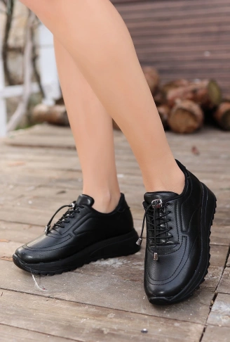 Romy Siyah Cilt  Bağcıklı Spor Ayakkabı