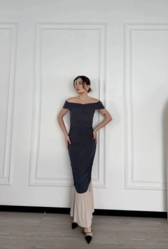 Striptiz Omuzlu Uzun Elbise- Füme