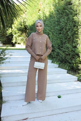 Taş düğmeli ikili triko takım vizon