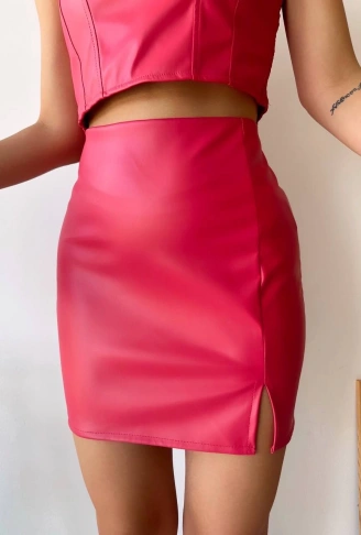 Tek yırtmaçlı arkadan fermuarlı deri etek fuşya s24475
