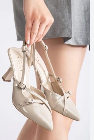 Tetti Bej Rugan Topuklu Ayakkabı