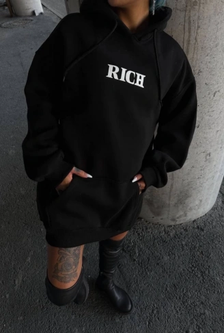 Uzun Kol Kapşonlu Göğüs Baskılı SweatShirt - Siyah