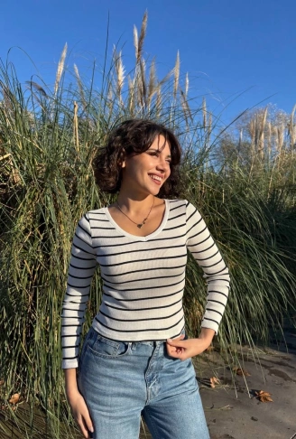 V yaka çizgili bluz beyaz A3699