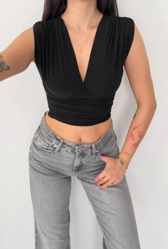 Vatkalı Kolsuz V Yaka Drapeli Crop Bluz Likralı Fit - Siyah