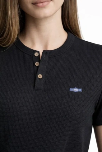 Waffle Dokulu Likralı Henley Yaka Düğmeli Regular Kısa Kollu T-Shirt - Siyah