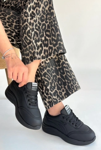 Yejja Siyah Cilt Bağcıklı Spor Ayakkabı