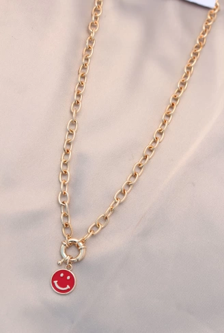 Yeni Sezon Kırmızı Renk Smile Model Retro Gold Metal Kolye