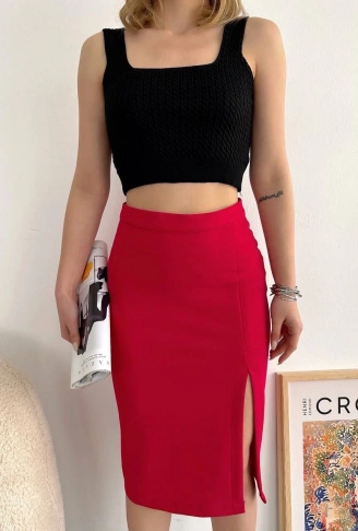 Yırtmaçlı esnek kumaş midi boy etek koyu kırmızı