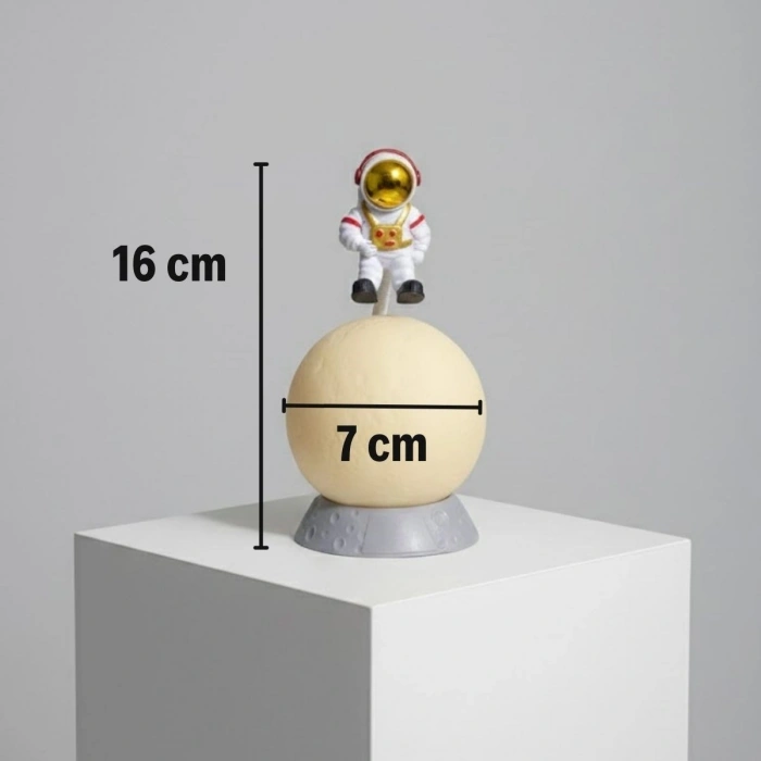 3D Ay Üzerinde Astronot LED Gece Lambası – Dokunmatik 10 Renk Değiştiren Dekoratif Çocuk Odası Masaüstü Ay Lambası (4940)