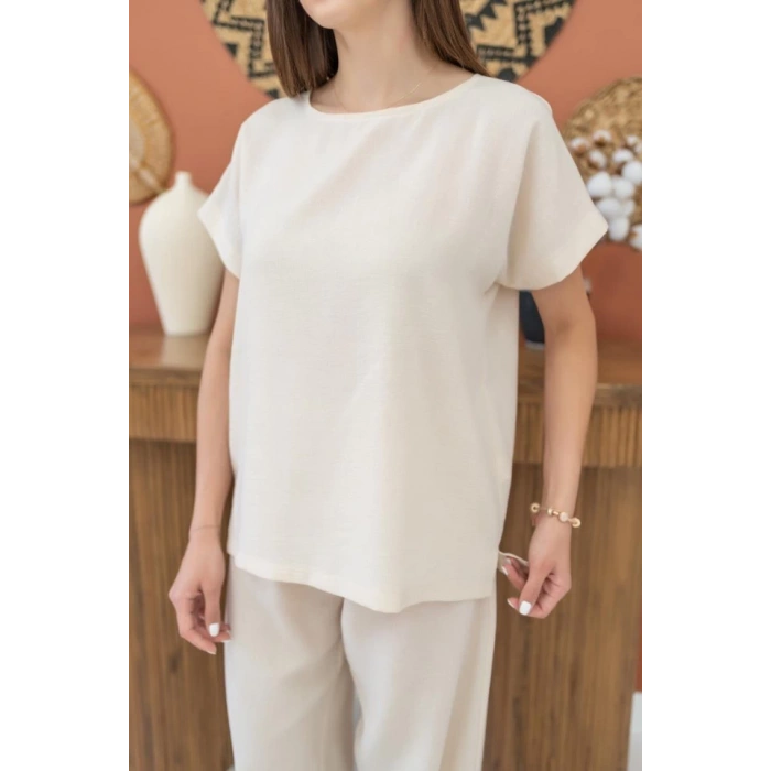 Bej T-Shirt Ve Pantolon Takım