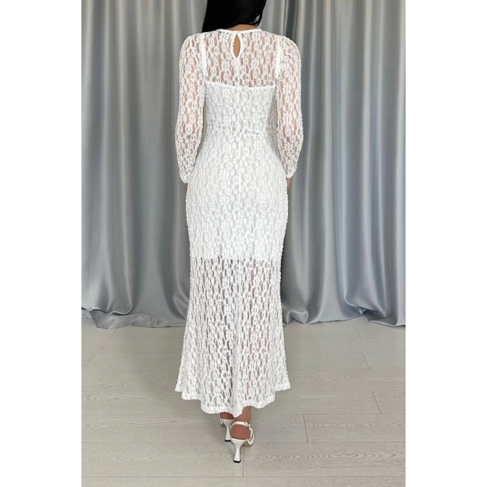 Beyaz Dantelli Uzun Kollu Elbise