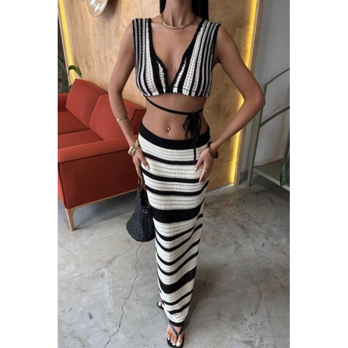 Çizgili Bikini Üst Ve Etek Triko Takım 10110