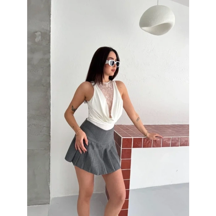 Dantel Detaylı Derin Dekolte Body Şık Kolsuz Yazlık Bodysuit - Beyaz