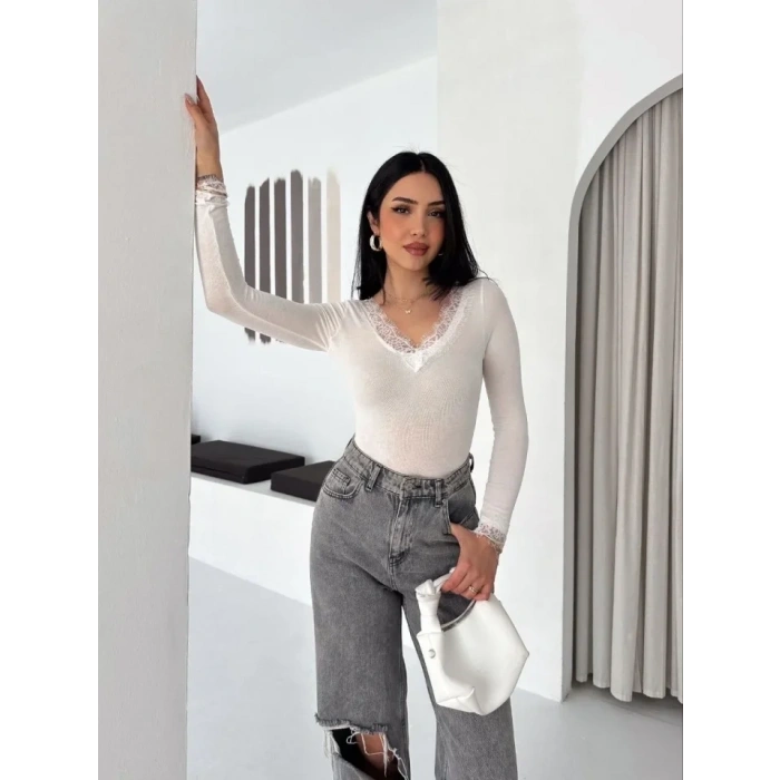 Dantel Detaylı V Yaka Arkası V Yaka Kaşmir Dokulu Uzun Kollu Bluz - Beyaz