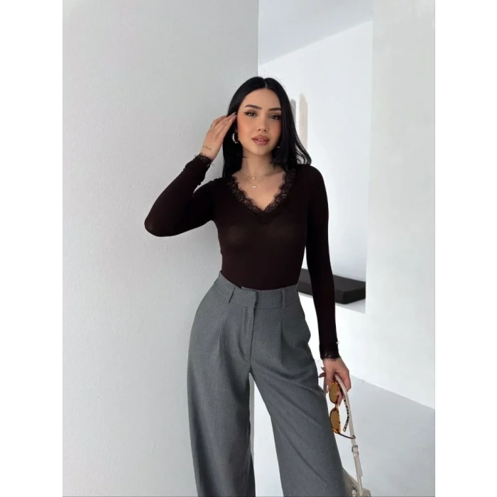 Dantel Detaylı V Yaka Arkası V Yaka Kaşmir Dokulu Uzun Kollu Bluz - Vişne Çürüğü