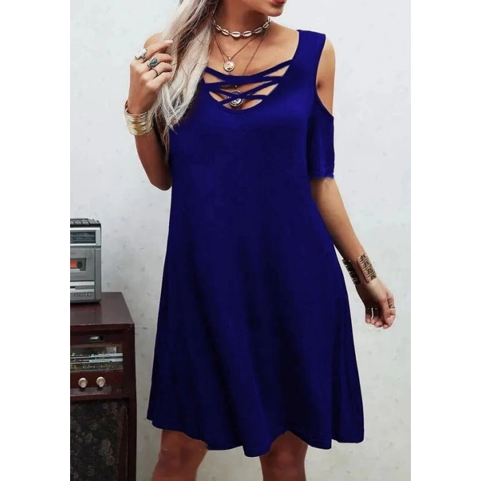 Dekolteli Bağcık Detay Viskon Kumaş Elbise