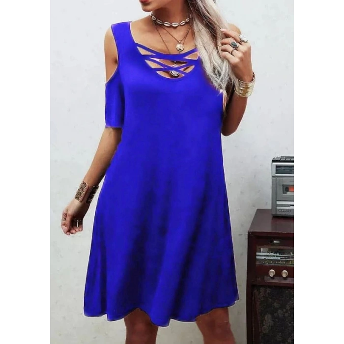 Dekolteli Bağcık Detay Viskon Kumaş Elbise