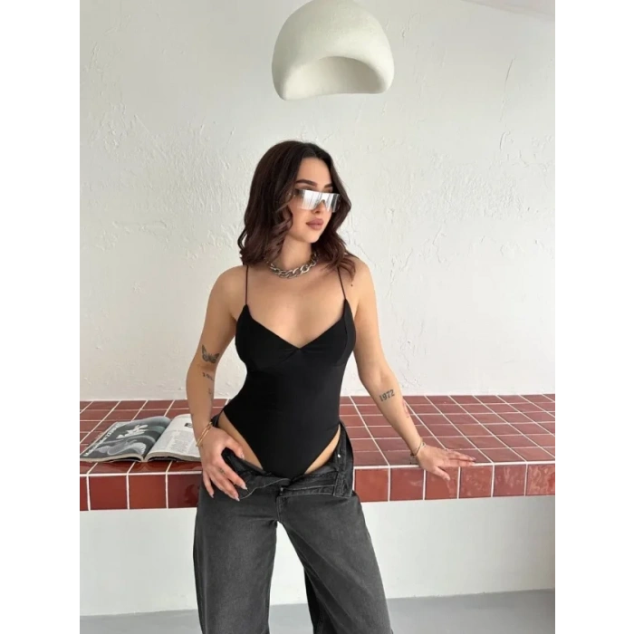 Derin Dekolte Askılı Body Sırt Dekolteli Şık Kolsuz Yazlık Bodysuit - Siyah