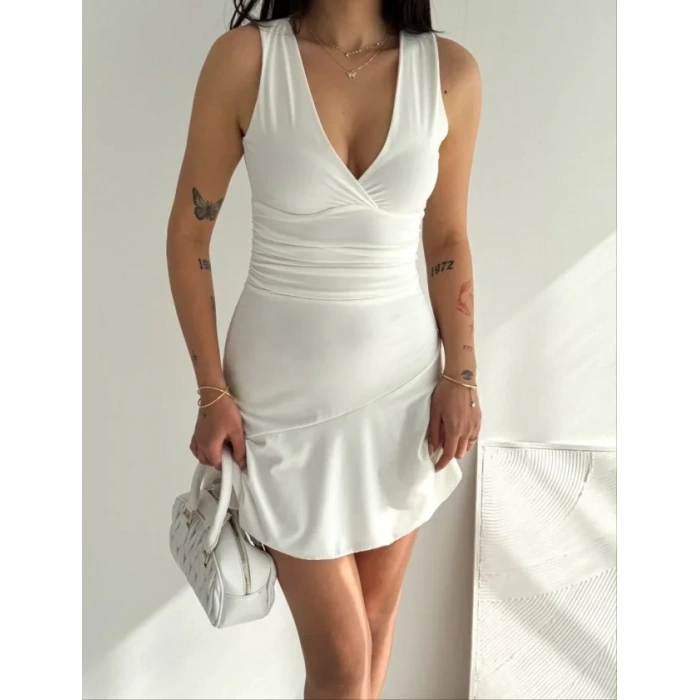 Derin V Yaka Sırt Dekolteli Mini Elbise Drapeli Şık Kolsuz - Beyaz