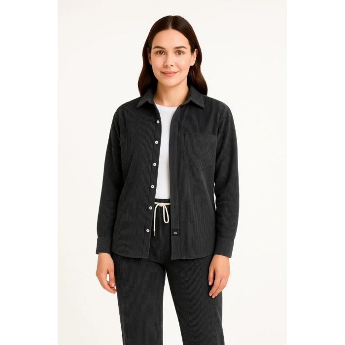 Kadife Oversize Takım – Gömlek Ve Pantolon İkili Set Füme Corduroy Şıklığı, Rahat Ve Zarif Duruş Yumuşak Dokulu Kadife Kumaş, Düğmeli Gömlek Üst Ve Lastikli Pantolon Alt Parça Ile Gün Boyu Konfor- Siyah