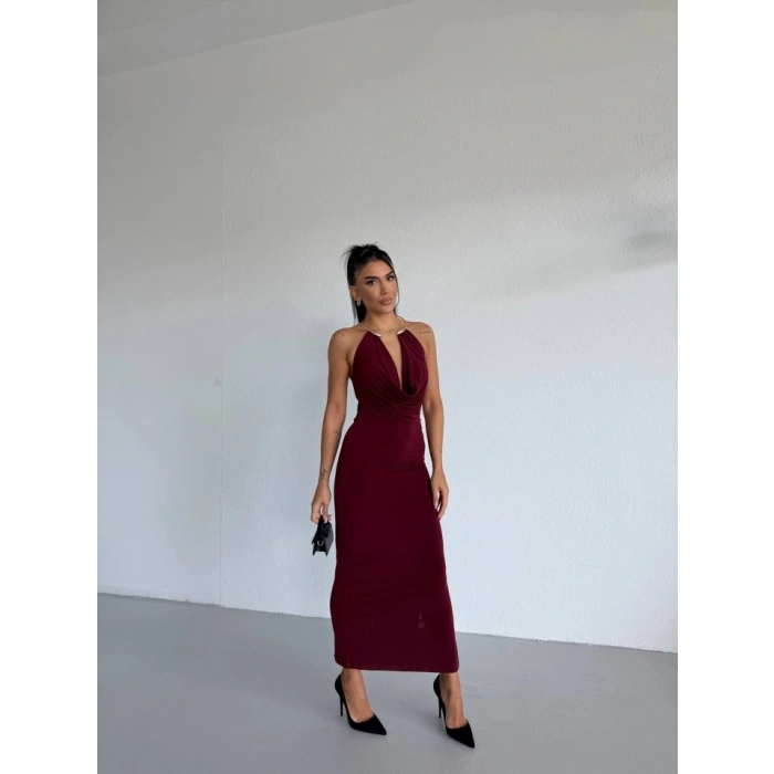 Kadın Boyun Aksesuarlı Halter Yaka Maxi Boy Sandy Kumaş Elbise