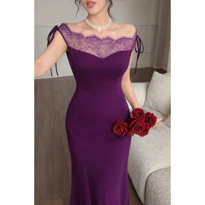 Kadın Göğüs Ve Yakası Dantel Detaylı Kayık Yaka Görünümlü Uzun Ithal Krep Elbise